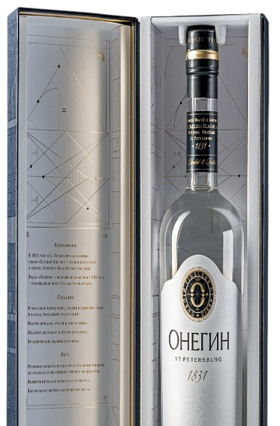 Водка Онегин в подарочной упаковке 40% 0.7л